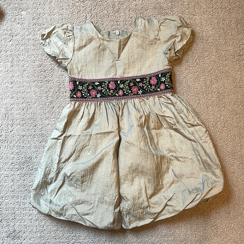 gray hanna anderson girl dress with floral belt